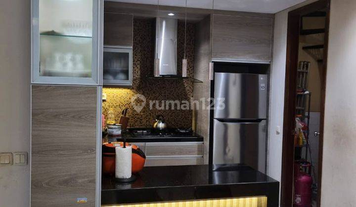 Rumah 2,5 Lantai Sudah Renovasi Rapi Semi Furnished 3 Kamar di Royal Serpong Village Bsd Da9 2