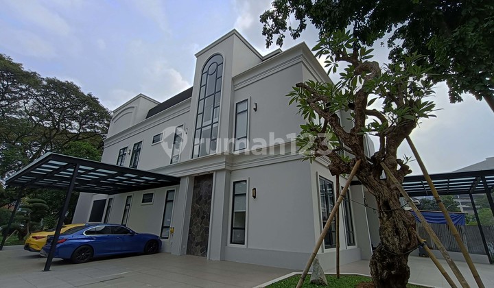 Luxury New 3-Story Corner House Classic Modern Semi Furnished 5 Bedrooms with Swimming Pool in Alam Sutera M562 2