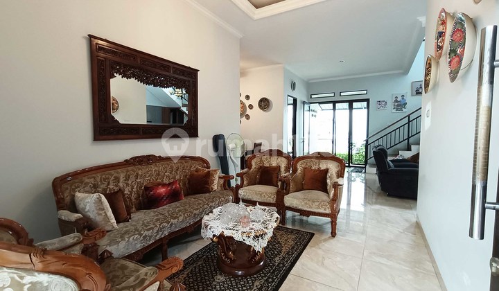 Dijual Rumah 2 Lantai 5 Kamar Semi Furnished Siap Huni Dekat Pintu Tol Krl Rawa Buntu Di Bsd M581 2