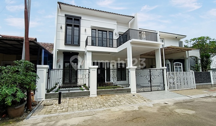 Modern Classic Neat Ready-to-Live Renovated 4-Bedroom House in Kencana Loka BSD M629 Modern Classic Neat Ready-to-Live Renovated 4-Bedroom House in Kencana Loka BSD M629