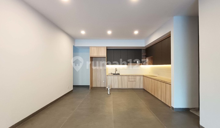 FOR SALE New 3-Street Corner House 5 Bedrooms Semi Furnished with Elevator in Alam Sutera M597 2