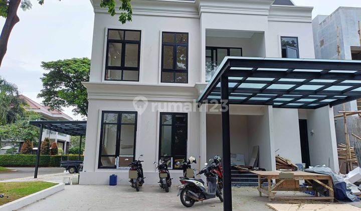 Rumah Baru Mewah Hoek 3 Lantai Classic Modern Semi Furnished 5 Kamar Ada Swimming Pool di Alam Sutera M562 2