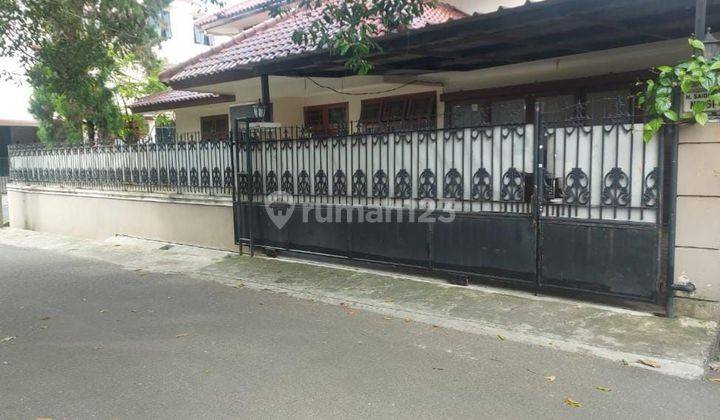 Rumah Lama Sangat Terawat Di Cipete, Harga Murah 1