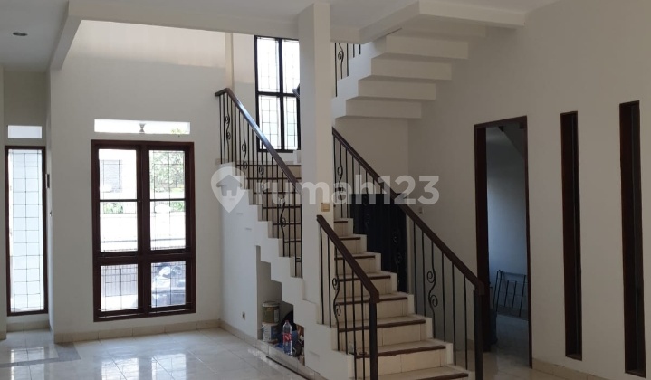 Classic House Full Renovasi Di Lebak Bulus, Murah 2