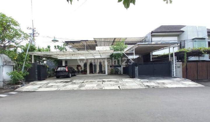 Rumah 2 Lantai Hook Bagus SHM di Darmo Baru Barat, Surabaya 1