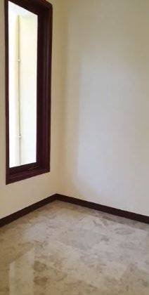 Rumah di Taman Gapura, Surabaya Jarang Ada Lokasi Dekat G Walk 5