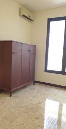 Rumah di Taman Gapura, Surabaya Jarang Ada Lokasi Dekat G Walk 7
