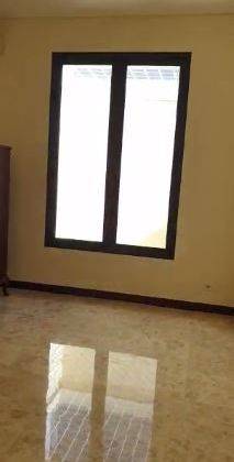 Rumah di Taman Gapura, Surabaya Jarang Ada Lokasi Dekat G Walk 8