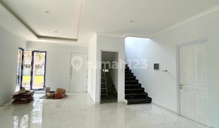 Rumah 2 Lantai di Bukit Palma, Surabaya Gress, Modern Minimalis (ME) 2