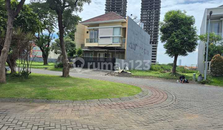 For Sale Rare Plot East Emerald Mansion