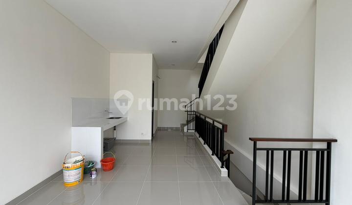 Shop House in Busy Area Below Market Price Sorrento Grande East