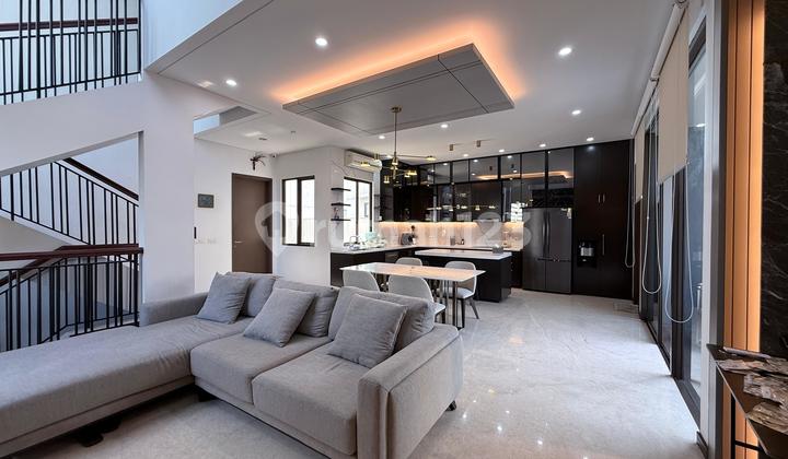 Rumah Mewah Full Furnished Hoek, The Zora BSD  2