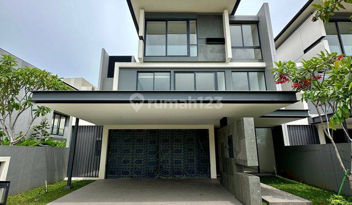 Rumah Bagus Depan Taman Navapark Cluster Lyndon Bsd City 1