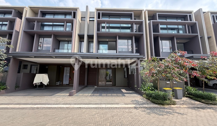 For Sale House Not Facing Neighbors, The Zora Cluster Kanade BSD