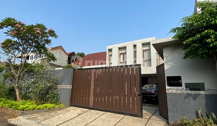 For Sale Exclusive House In Kebayoran Lama, South Jakarta