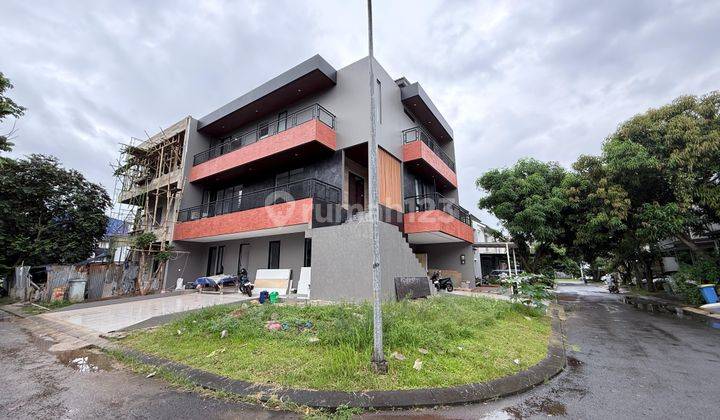 Jual Rumah Mewah Bangunan Mandiri, Sutera Feronia Park Alam Sutera  1