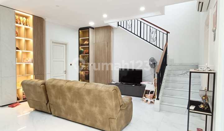 Semi Furnished Beautiful Lake View House, The Springs Grisea Cluster