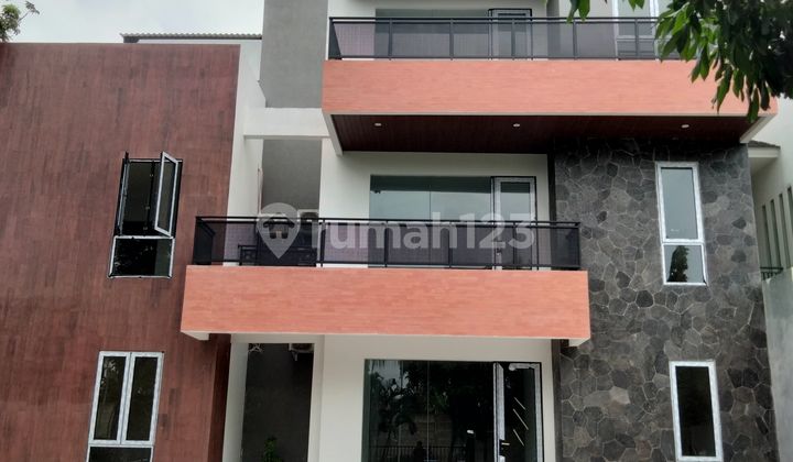 Rumah Mewah Modern Hoek Cluster Palmyra Alam Sutera  1