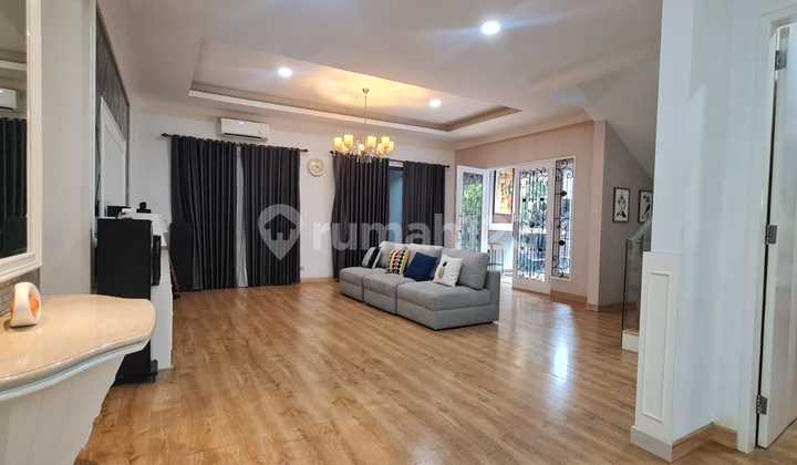 Rumah Mewah Bangunan Mandiri Private Pool di BSD 2