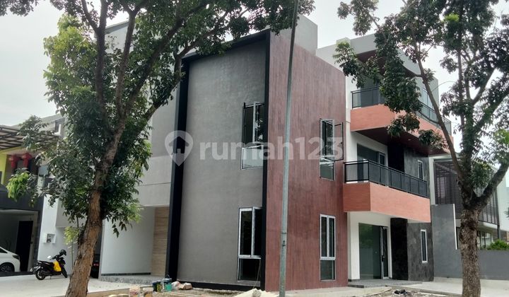 Rumah Mewah Modern Hoek Cluster Palmyra Alam Sutera  2