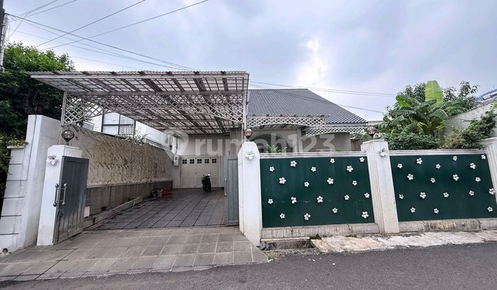 For Sale: Radio Dalam Garden House - Kebayoran Baru