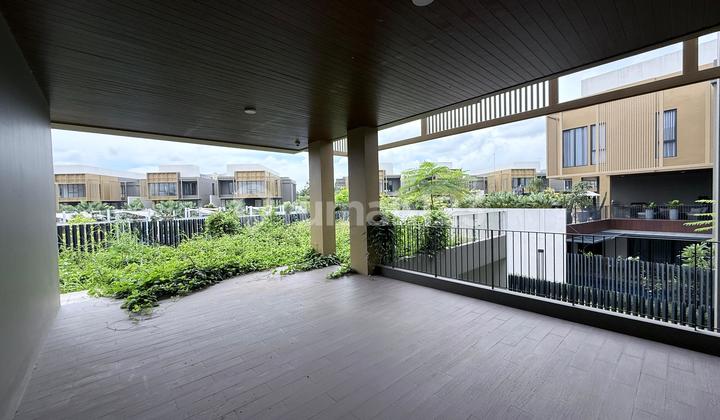 Rumah Mewah Hoek Taman Di Bsd 2