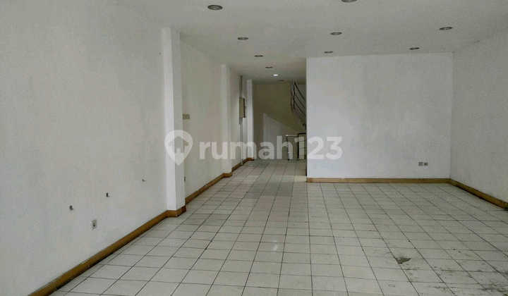 3-Storey Shophouse in Rungkut Kidul Industrial Area, Suitable for Business Ron.a2708