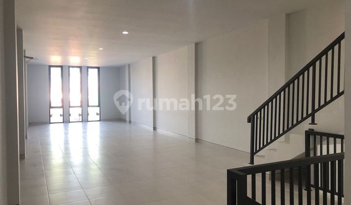 Only 200 million, 3-Story Shop House in Rungkut Asri, Surabaya, Cheap AUD.A066