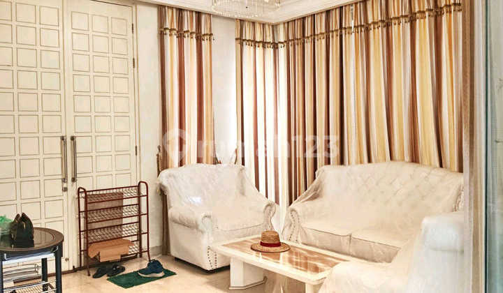 Rumah Furnish di Pakuwon City Bahama Surabaya Siap Huni Rev.a260