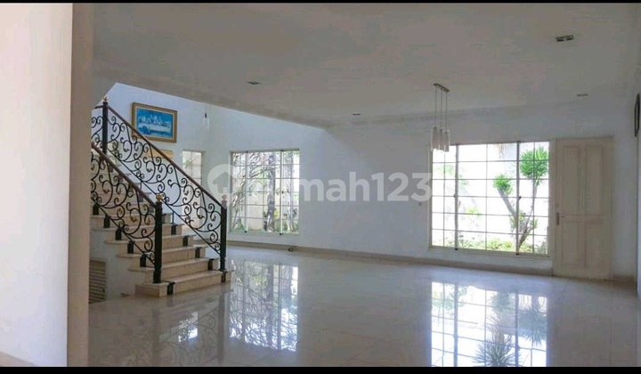 RUMAH MEWAH NYAMAN VIRGINIA REGENCY SURABAYA SIAP HUNI RON.A001