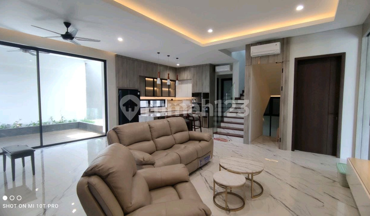 Rumah Modern Mewah Imperial Beach Pakuwon City Surabaya RIC.A009