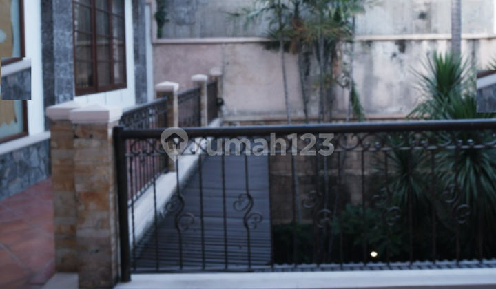 SPACIOUS HOUSE IN MARGOREJO INDAH SURABAYA COMFORTABLE AREA LOT A1720 2