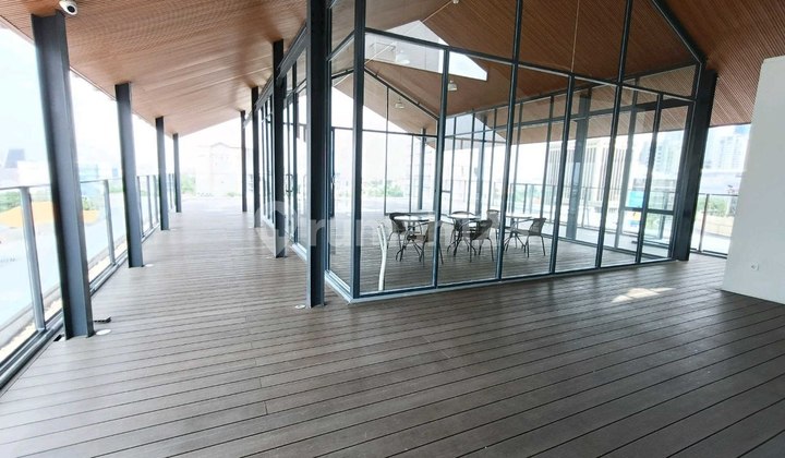 6-Floor Business Space Basuki Rachmat Main Road Surabaya