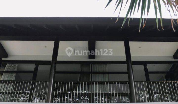 Disewakan Rumah Rasa Villa, lsen Darmo Harapan 8
