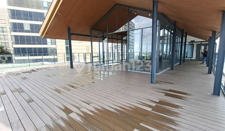 6-Floor Business Space Basuki Rachmat Main Road Surabaya