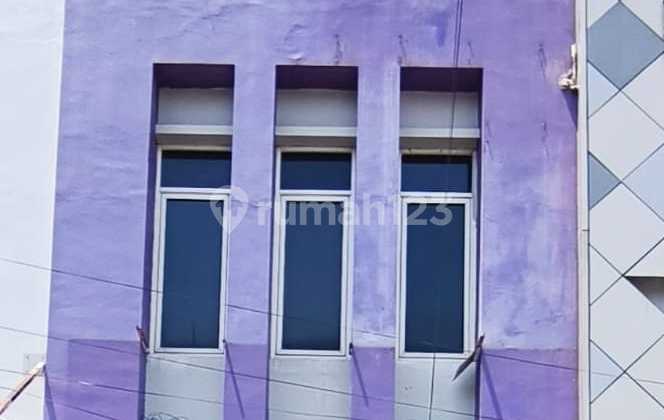 Raya Kartini 3-Story Strategic Shop-House Ready for Use