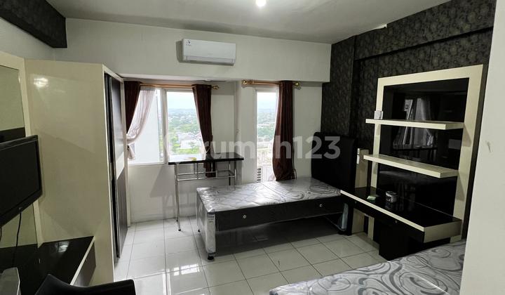 Apartemen Berkelay U C , Furnished Murah 1