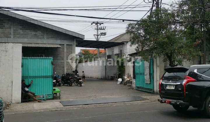 Gudang Kenjeran Lokasi Nol Jalan, Strategis