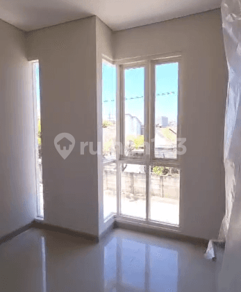 Dijual Rumah 2 Lantai The Boulevard Under 1 M Siap Huni Murah  6