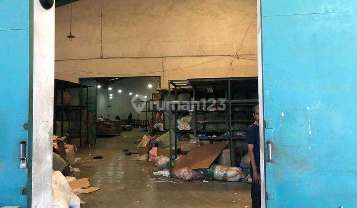 Disewakan gudang kosongan 1 lantai kenjeran surabaya siap huni bagus murah  1