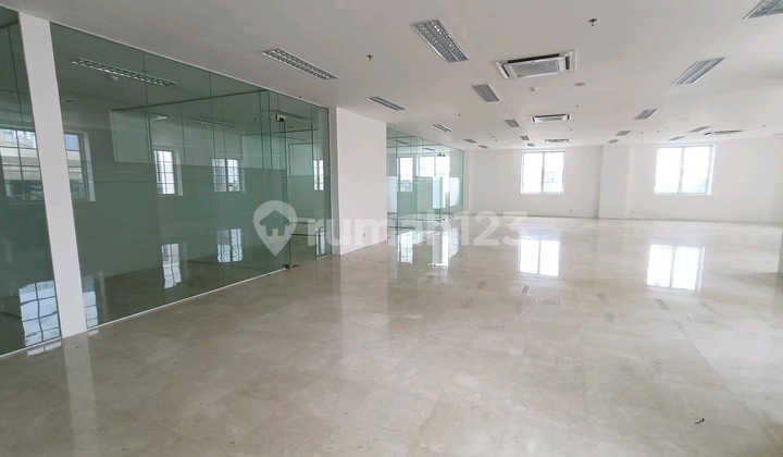 For Rent: Basuki Rachmat Surabaya Business Space, Strategic Location