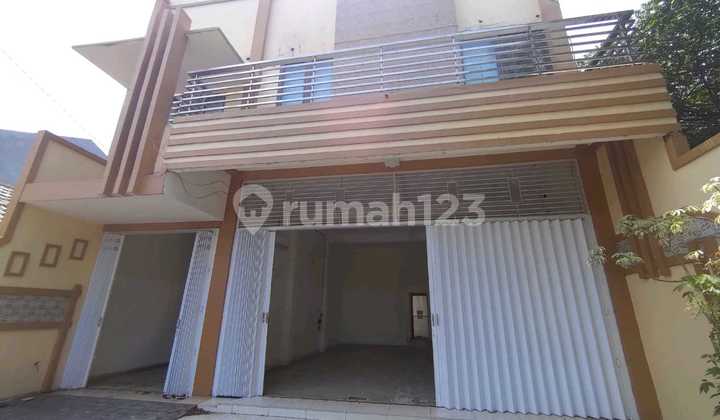 Airlangga Jombang Shop House for Rent, Strategic Location, Suitable for Business Airlangga Jombang Shop House for Rent, Strategic Location, Suitable for Business