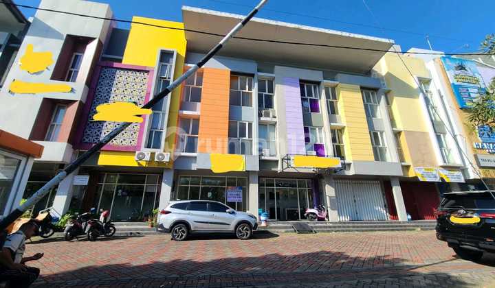Purimas Ruko Gununganyar Rungkut Surabaya, 3 floors, strategic location, 0 on the main road. Purimas Ruko Gununganyar Rungkut Surabaya, 3 floors, strategic location, 0 on the main road.