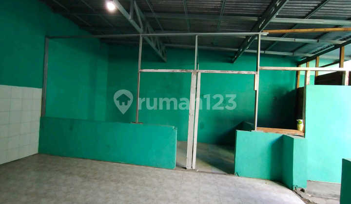 Ready-to-occupy house in West Asri Rungkut, affordable and nice. Ready-to-occupy house in West Asri Rungkut, affordable and nice.