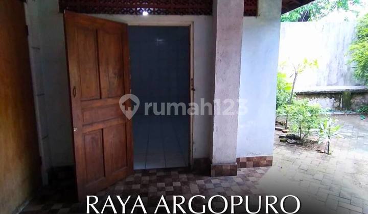 Rumah Tengah Kota Surabaya di Jalan Patua Selangkah ke Argopuro Surabaya