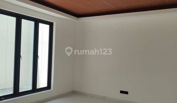 Rumah Minimalis Baru di Manyar Jaya 2