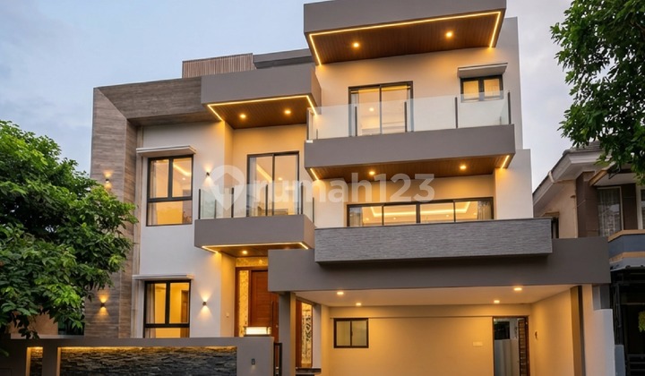 Rumah Bangunan Mandiri De Latinos Bsd Hadap Selatan