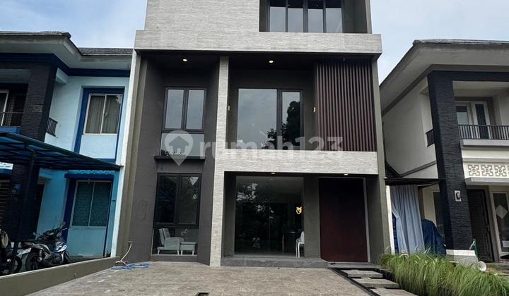 Rumah Brand New ALAM SUTERA 3 Lantai Depan Taman