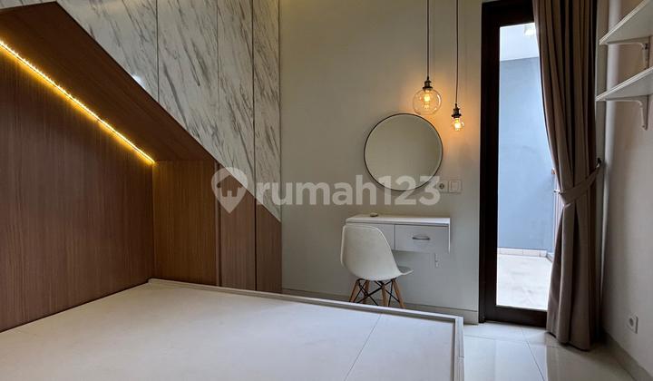 Furnished House with Nice Interior, Prestigia Eminent BSD 2