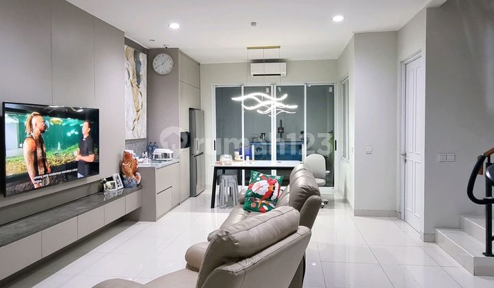 Rumah Cluster Malberry Pinewood Banjar Wijaya Semi Furnished